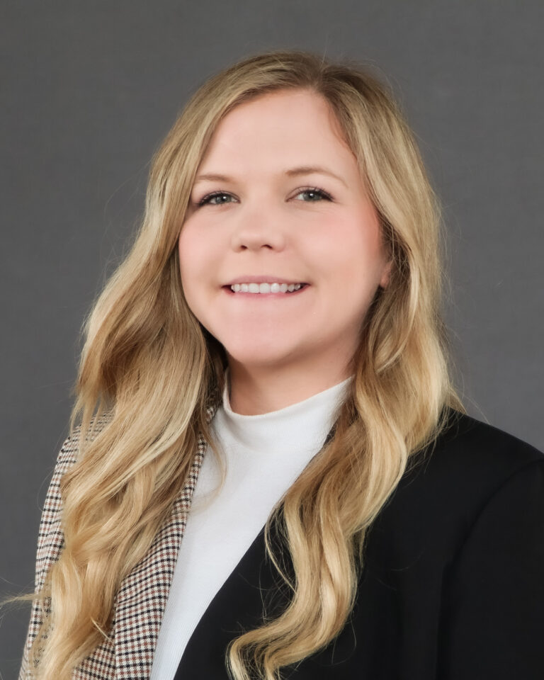 LohmeyerChloeHeadshot-768x960