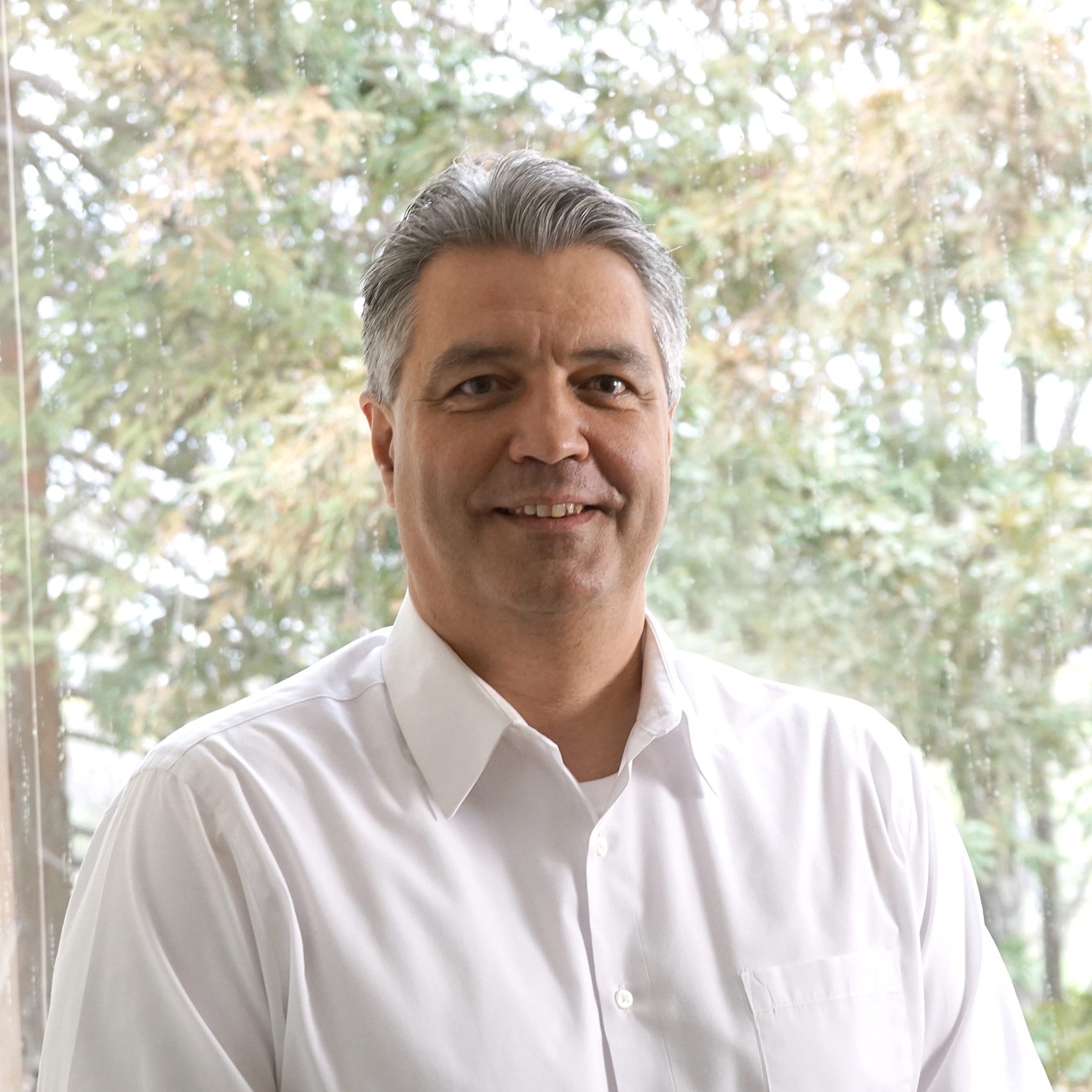 Rudi_H_WhiteShirt_SMALL