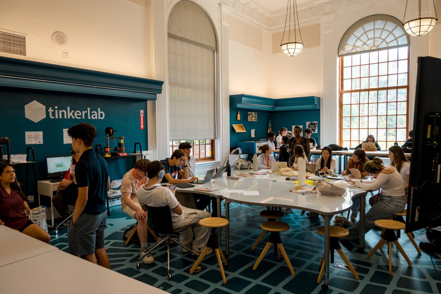 yale-lan-new-pic_0005_Layer 10